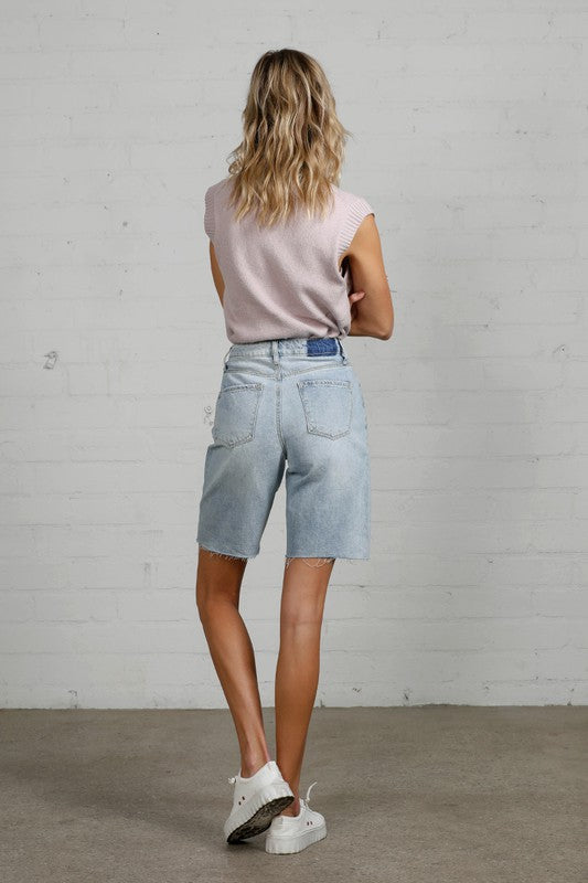 HIGH RISE BOTTOM HEM DISTRESSED BERMUDA SHORTS