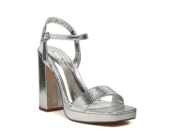 BLOCK HEEL OVER THE TOE STRAP SANDAL